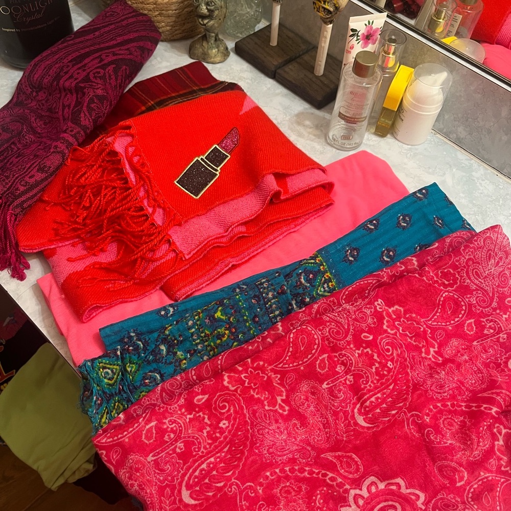 Vibrant Scarf Collection - 6 Scarves 🧣